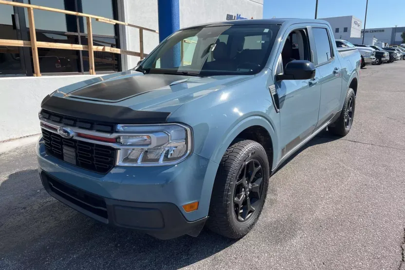 2022 Ford Maverick Lariat photo 1