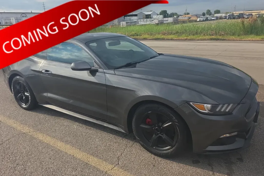 2017 Ford Mustang V6 photo 1