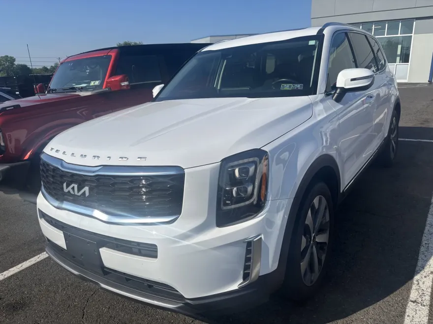 2022 Kia Telluride EX photo 1