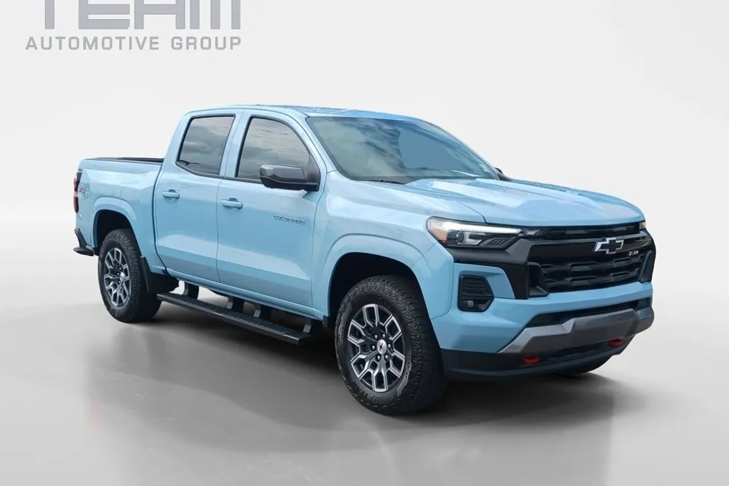 2025 Chevrolet Colorado Z71 photo 1