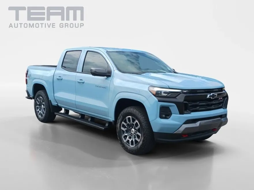 2025 Chevrolet Colorado Z71 photo 1