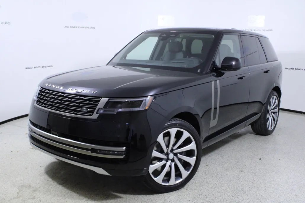 2025 Land Rover Range Rover SE photo 1