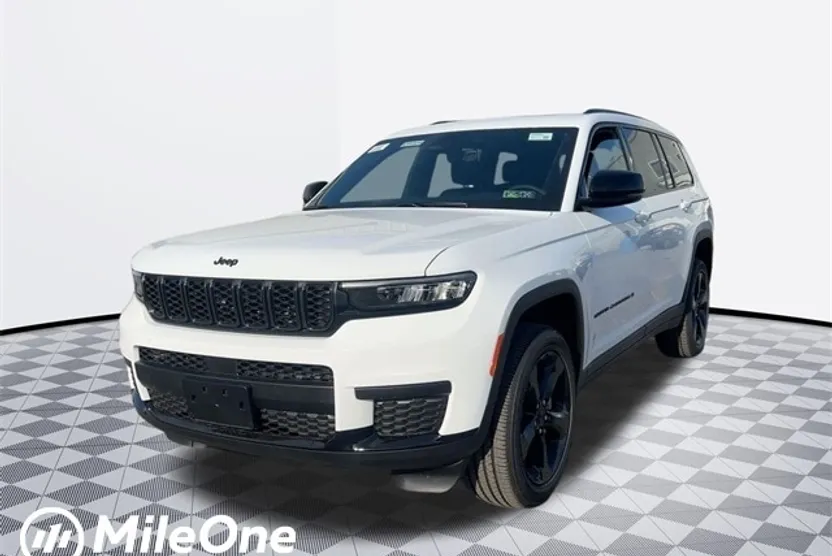 2025 Jeep Grand Cherokee Laredo Sport photo 1