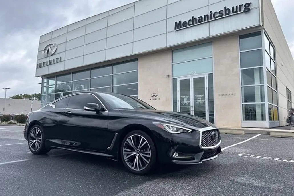 2022 Infiniti Q60 Luxe photo 1