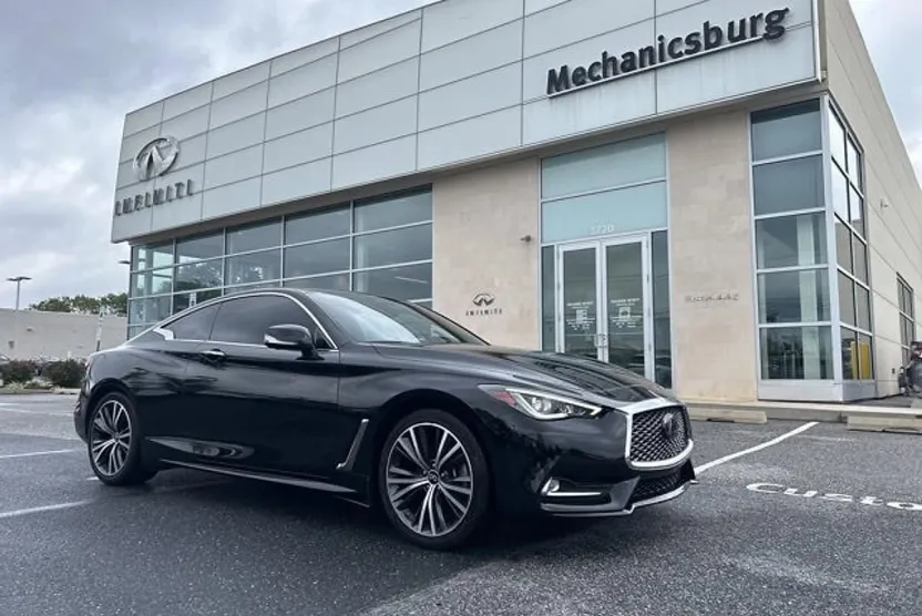 2022 Infiniti Q60 Luxe photo 1
