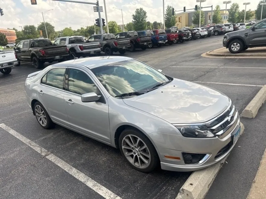 2010 Ford Fusion SEL photo 1