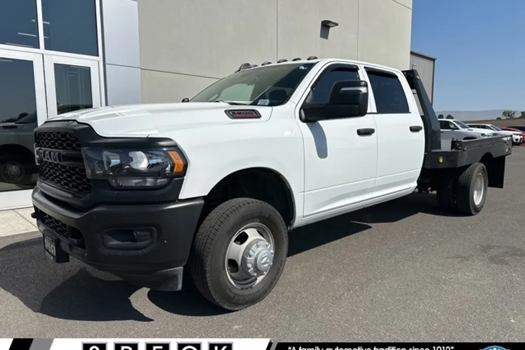 2023 Ram 3500 Tradesman photo 1