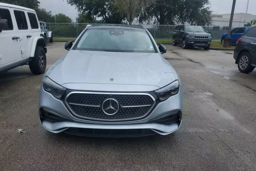 2024 Mercedes Benz E 350 4MATIC photo 1