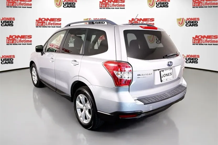 2014 Subaru Forester 2.5i Premium photo 1