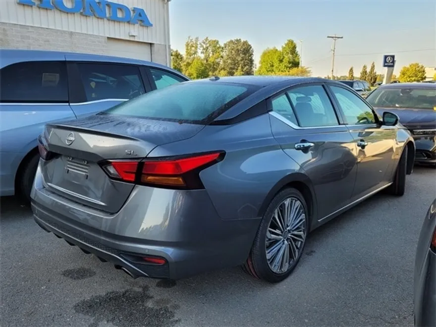 2023 Nissan Altima 2.5 SL photo 1