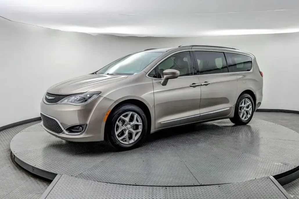2018 Chrysler Pacifica Touring Plus photo 1