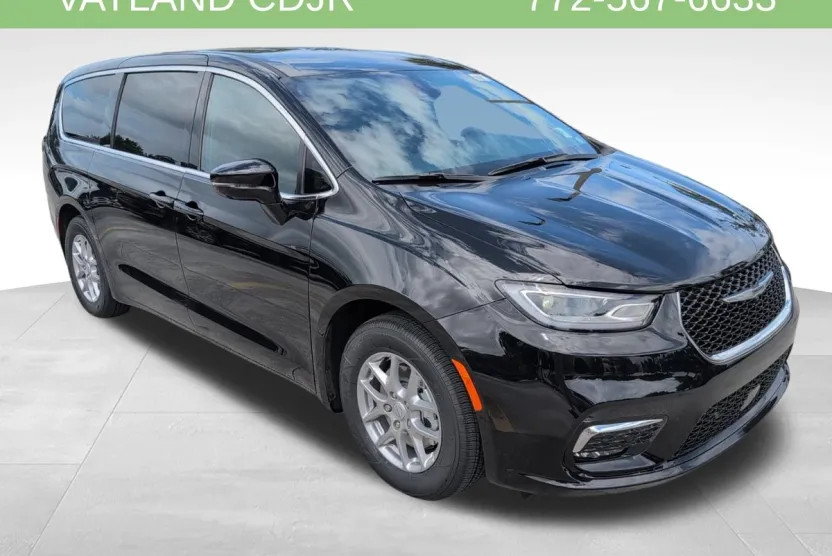 2026 Chrysler Pacifica photo 1