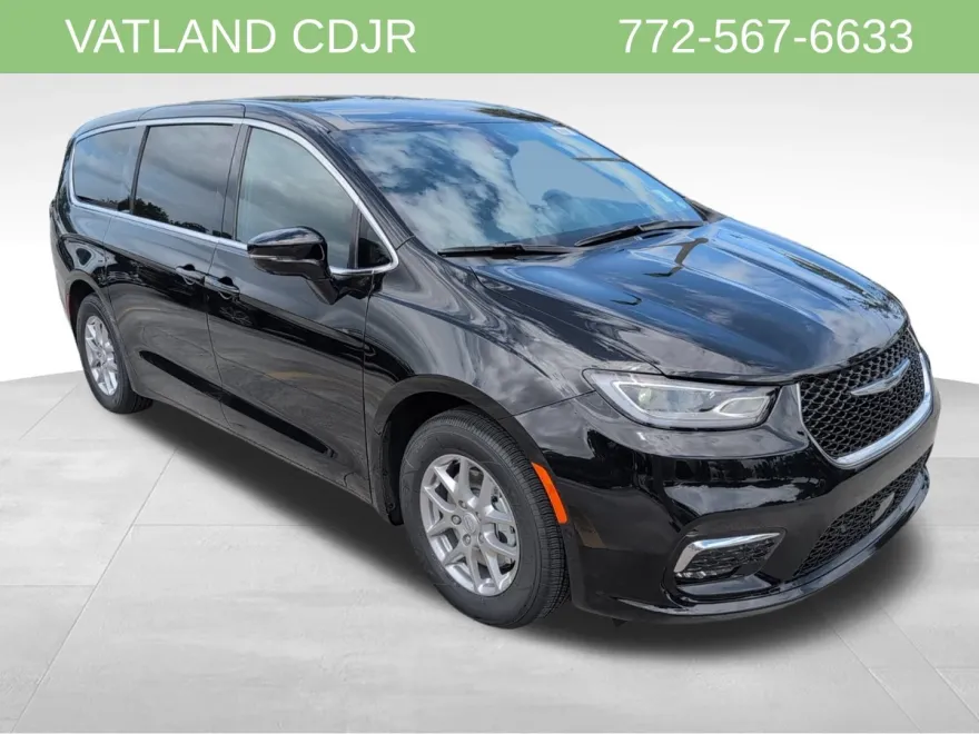 2026 Chrysler Pacifica photo 1