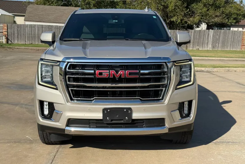 2021 Gmc Yukon SLT photo 1