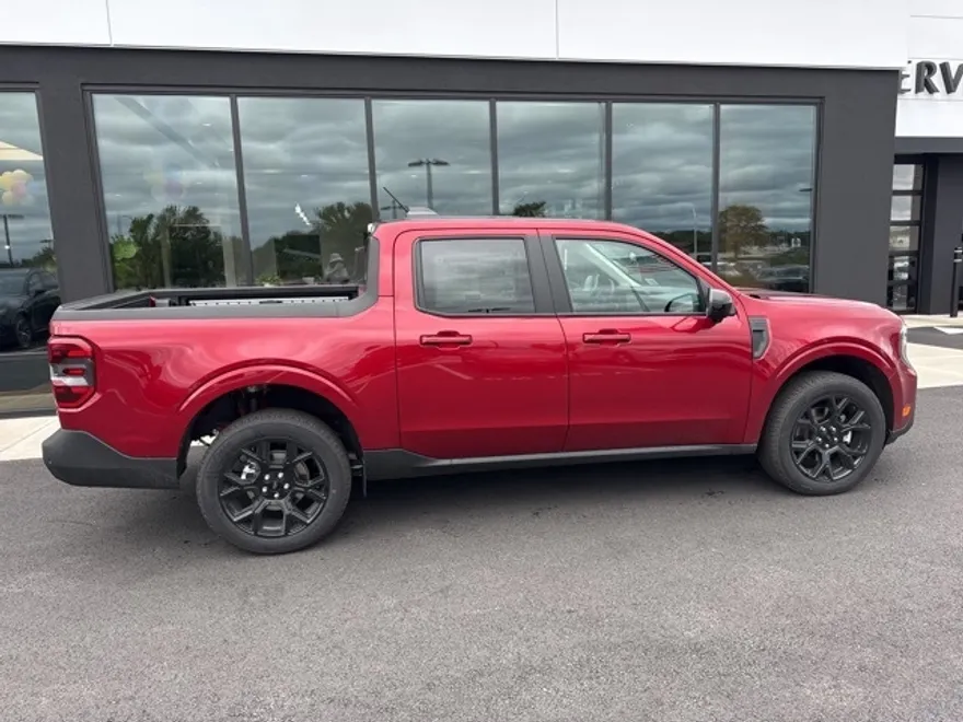 2025 Ford Maverick Lariat photo 1