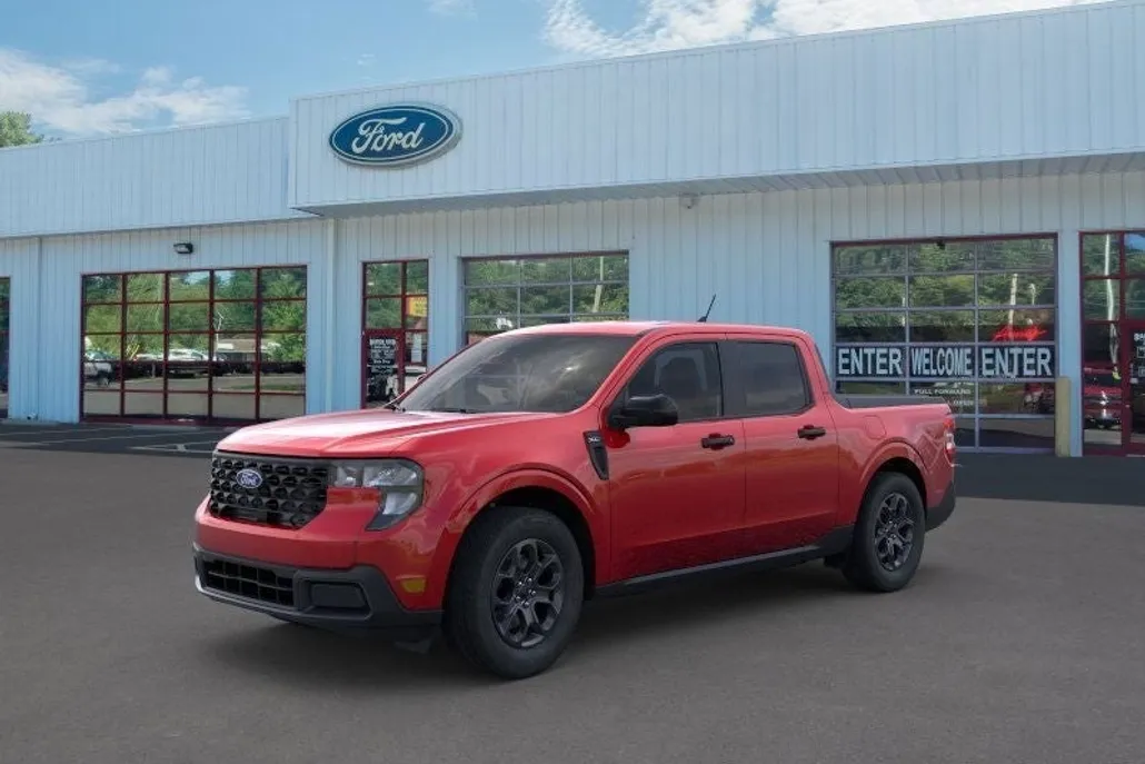 2025 Ford Maverick XLT photo 1