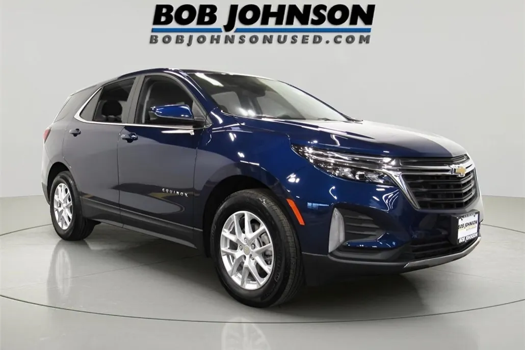 2023 Chevrolet Equinox LT photo 1
