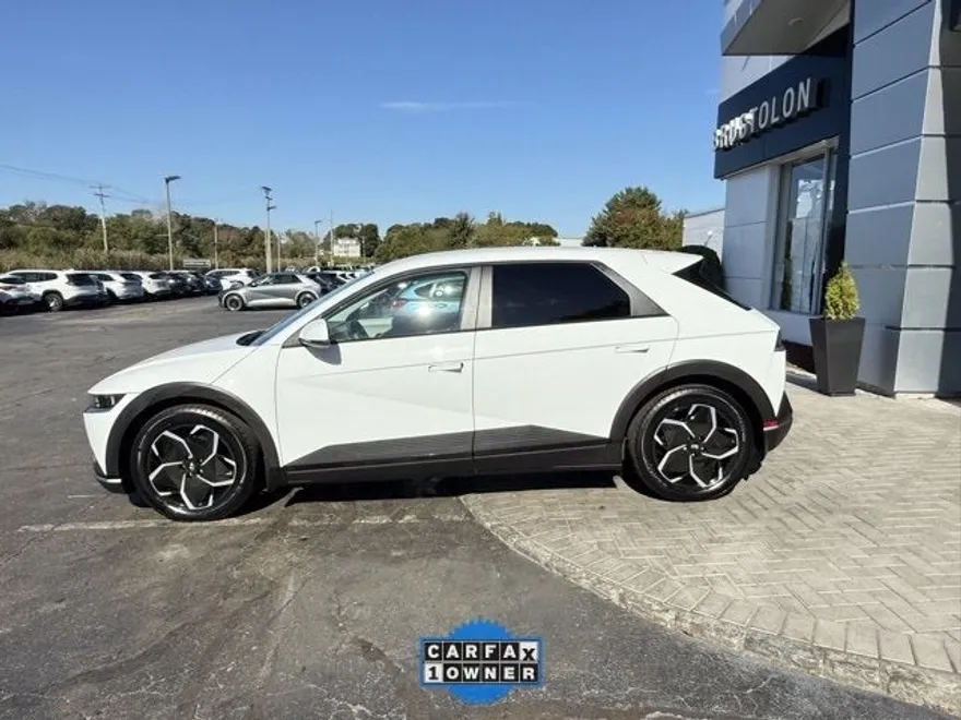2024 Hyundai Ioniq 5 SE photo 1