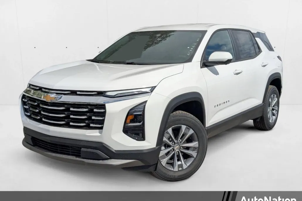 2025 Chevrolet Equinox LT photo 1