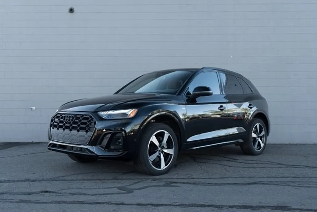 2023 Audi Q5 45 S line Prestige Premium photo 1
