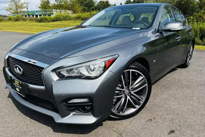 2015 Infiniti Q50 Sport photo 1