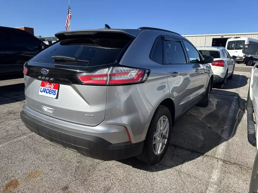 2024 Ford Edge SE photo 1