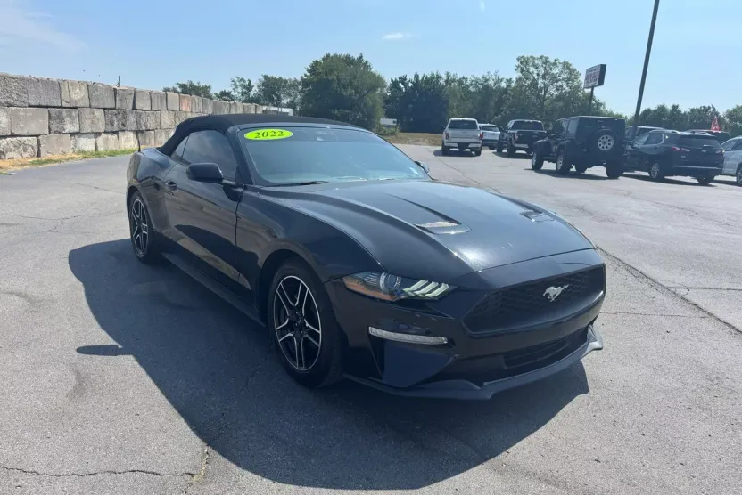 2022 Ford Mustang EcoBoost photo 1