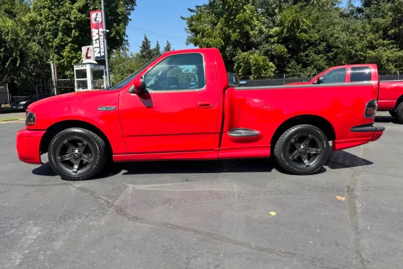 2000 Ford F-150 SVT Lightning photo 1