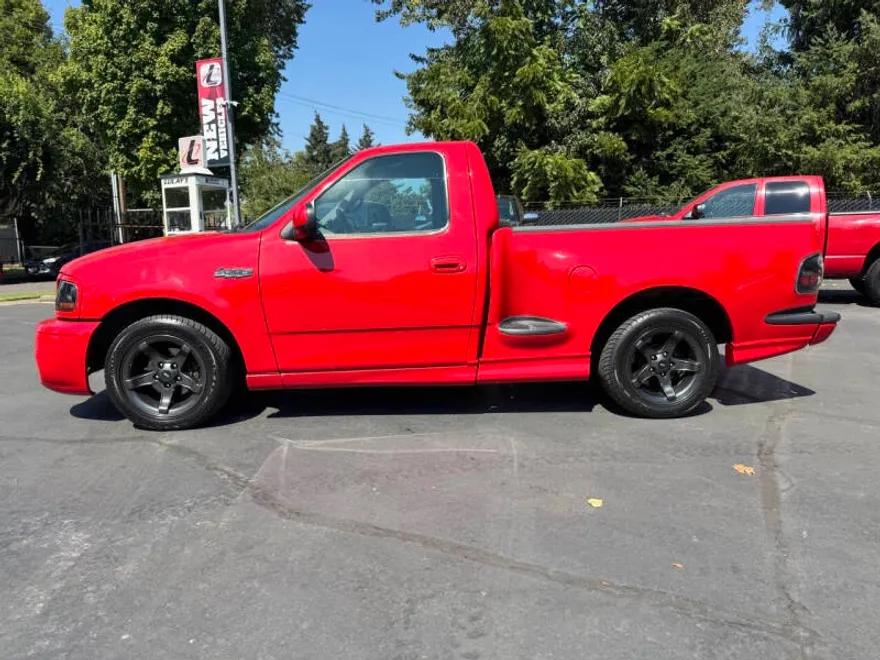 2000 Ford F-150 SVT Lightning photo 1