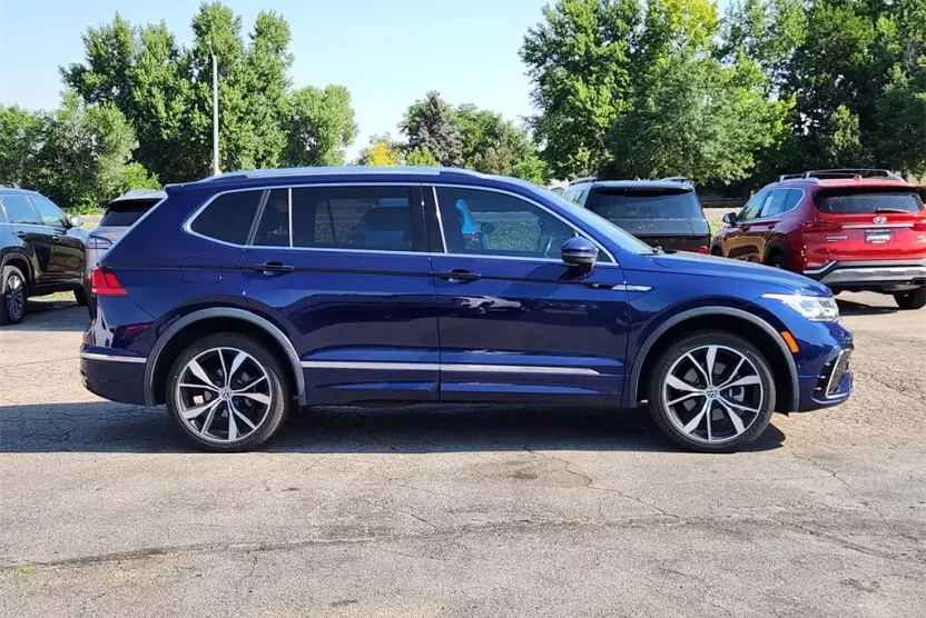 2022 Volkswagen Tiguan SEL Premium R-Line photo 1
