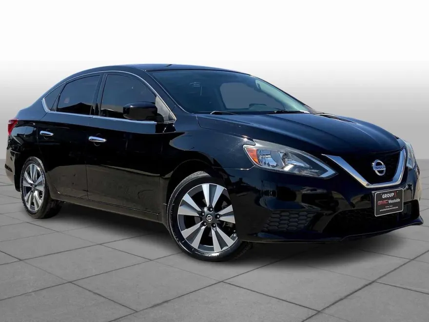 2019 Nissan Sentra SV photo 1