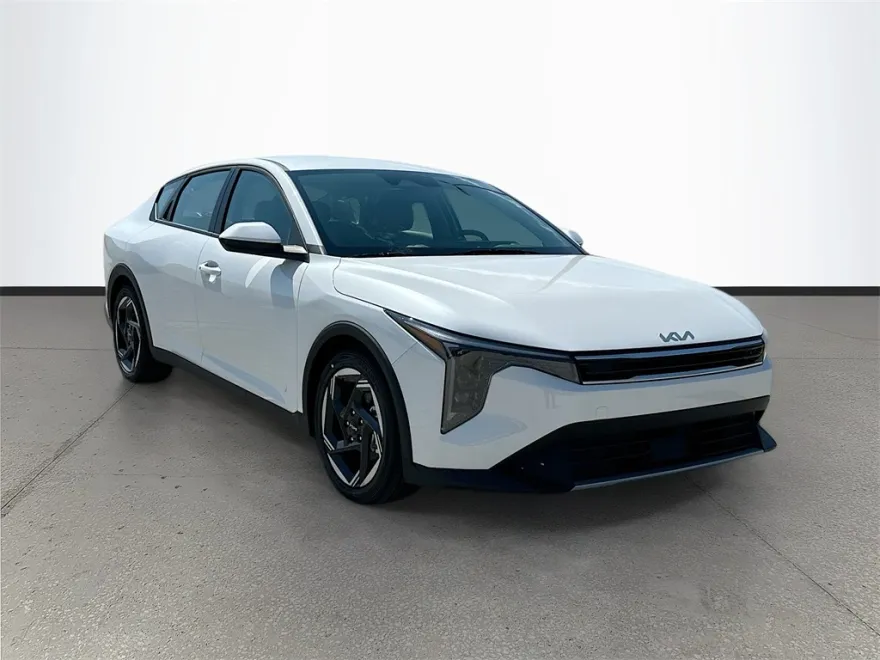 2025 Kia K4 EX photo 1