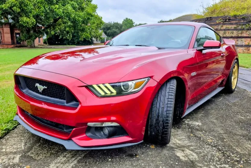 2015 Ford Mustang GT photo 1