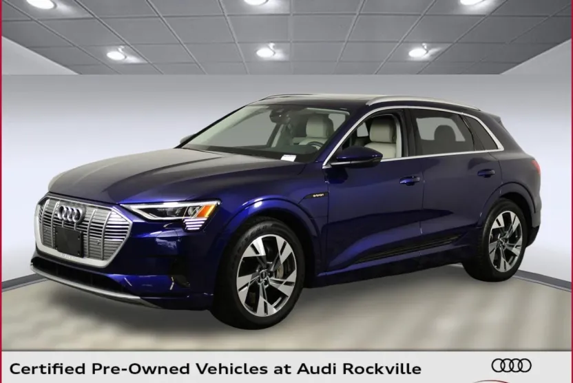 2022 Audi e-tron Premium photo 1