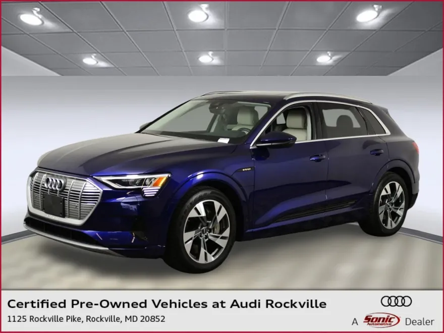 2022 Audi e-tron Premium photo 1