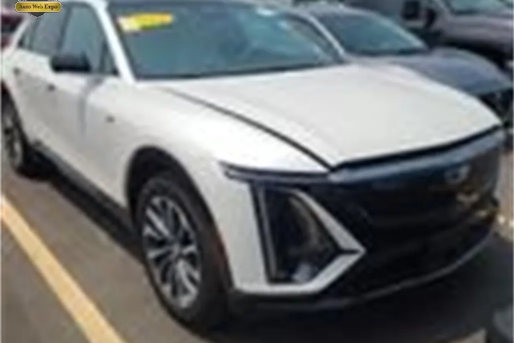 2024 Cadillac Lyriq Sport photo 1