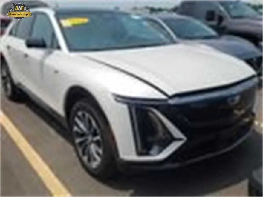 2024 Cadillac Lyriq Sport photo 1