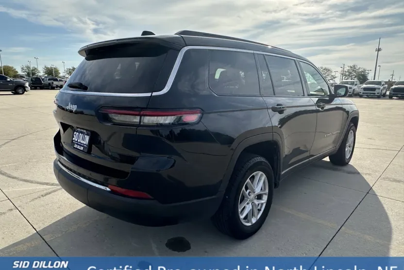 2024 Jeep Grand Cherokee Laredo photo 1