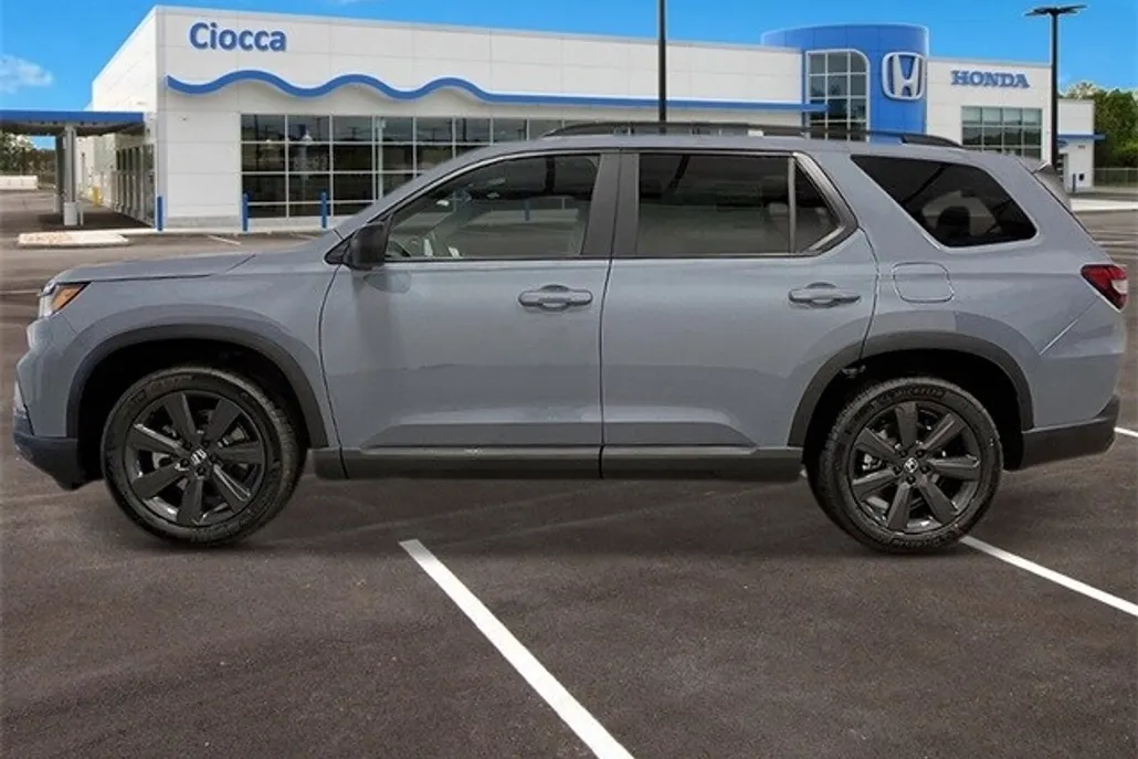 2025 Honda Pilot Sport photo 1