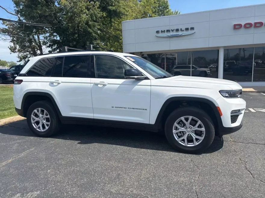 2022 Jeep Grand Cherokee Limited photo 1