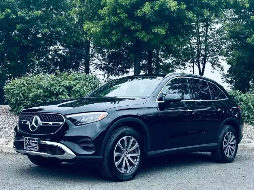 2025 Mercedes Benz GLC 300 4MATIC photo 1
