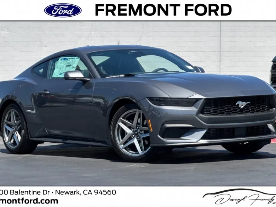 2025 Ford Mustang EcoBoost photo 1