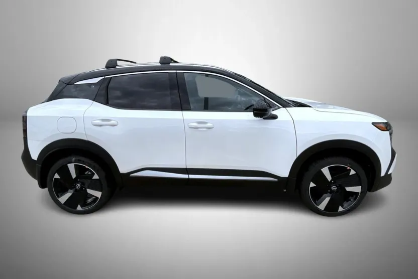2026 Nissan Kicks SR photo 1