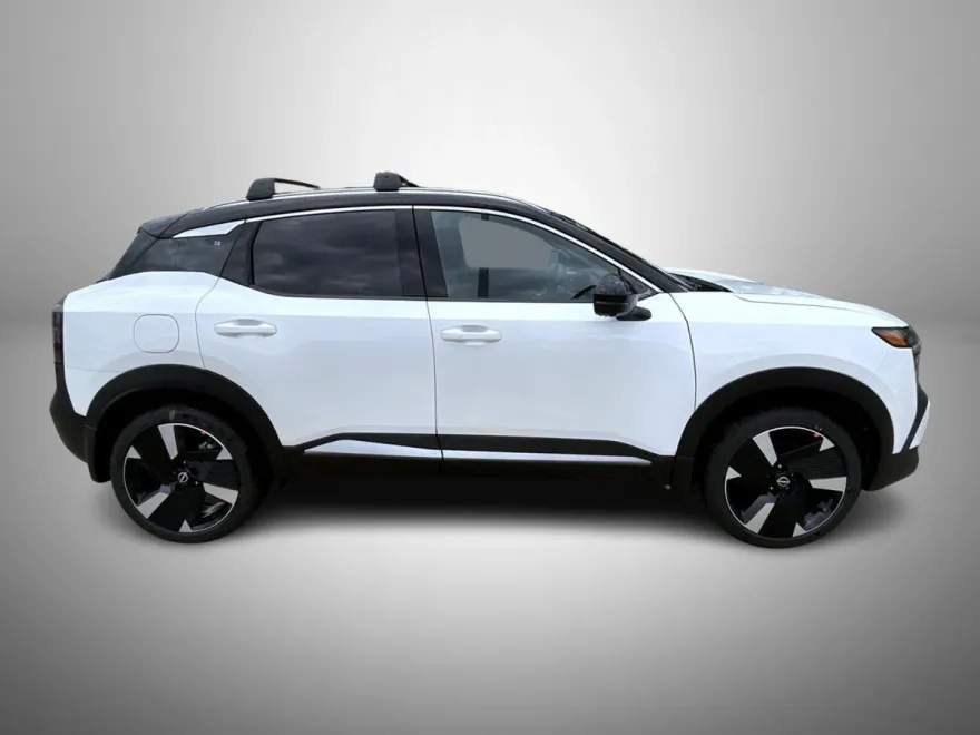 2026 Nissan Kicks SR photo 1