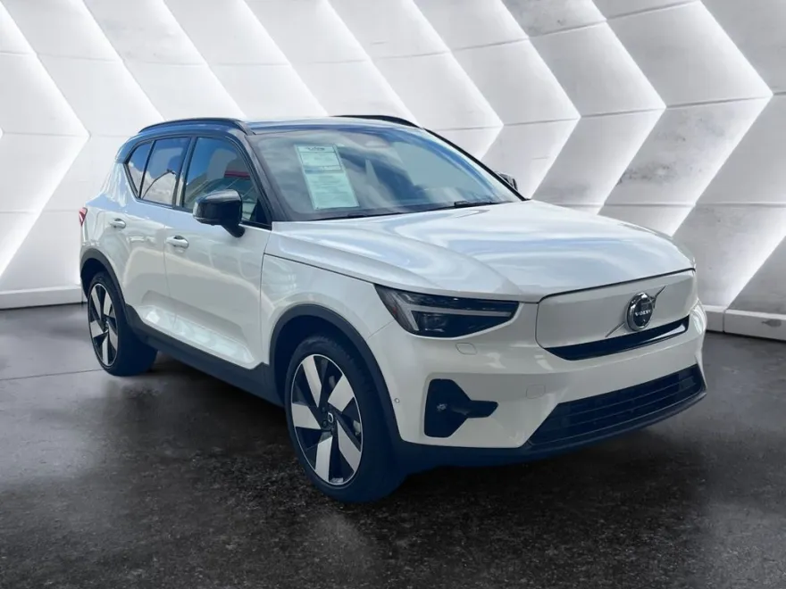 2024 Volvo XC40 Recharge Ultimate photo 1