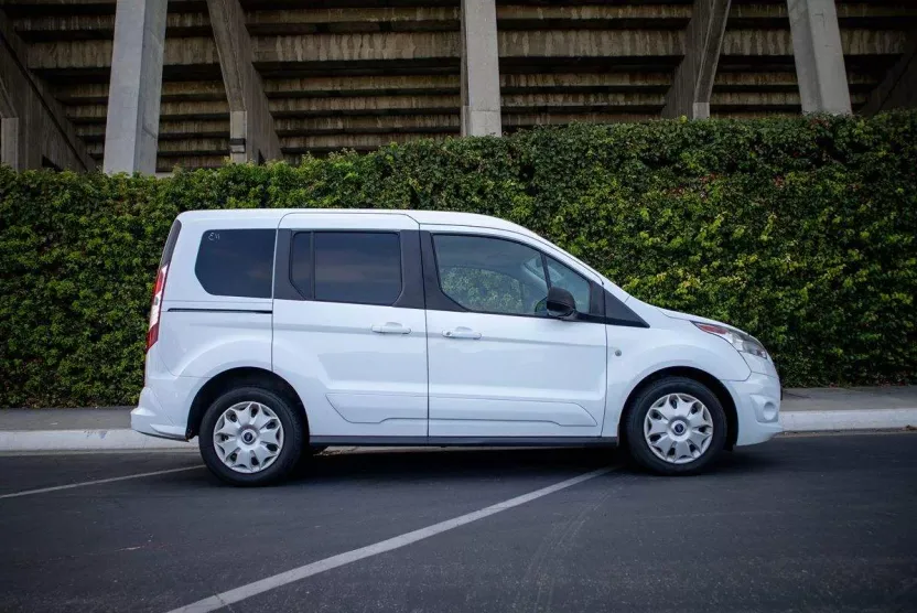 2016 Ford Transit XLT photo 1