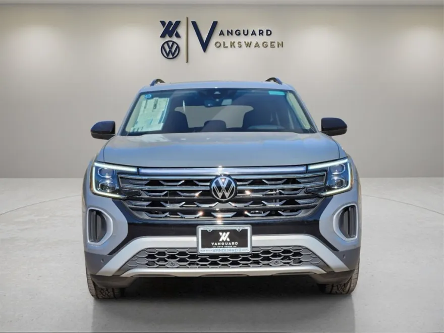 2024 Volkswagen Atlas Peak Edition SEL photo 1