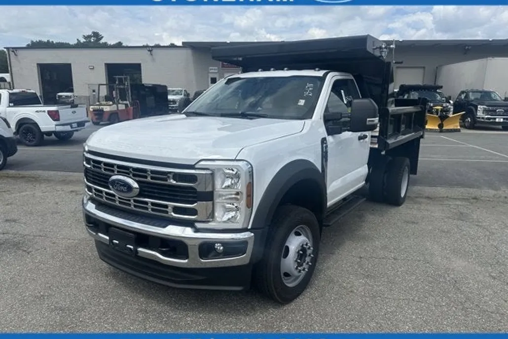 2025 Ford F-550 XL photo 1