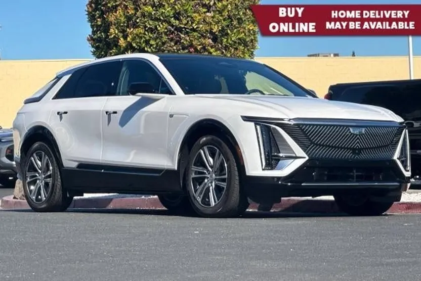 2024 Cadillac Lyriq Luxury photo 1