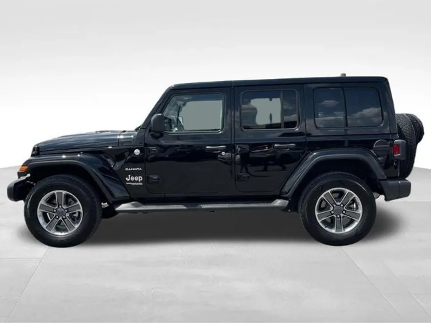 2022 Jeep Wrangler Unlimited Sahara photo 4
